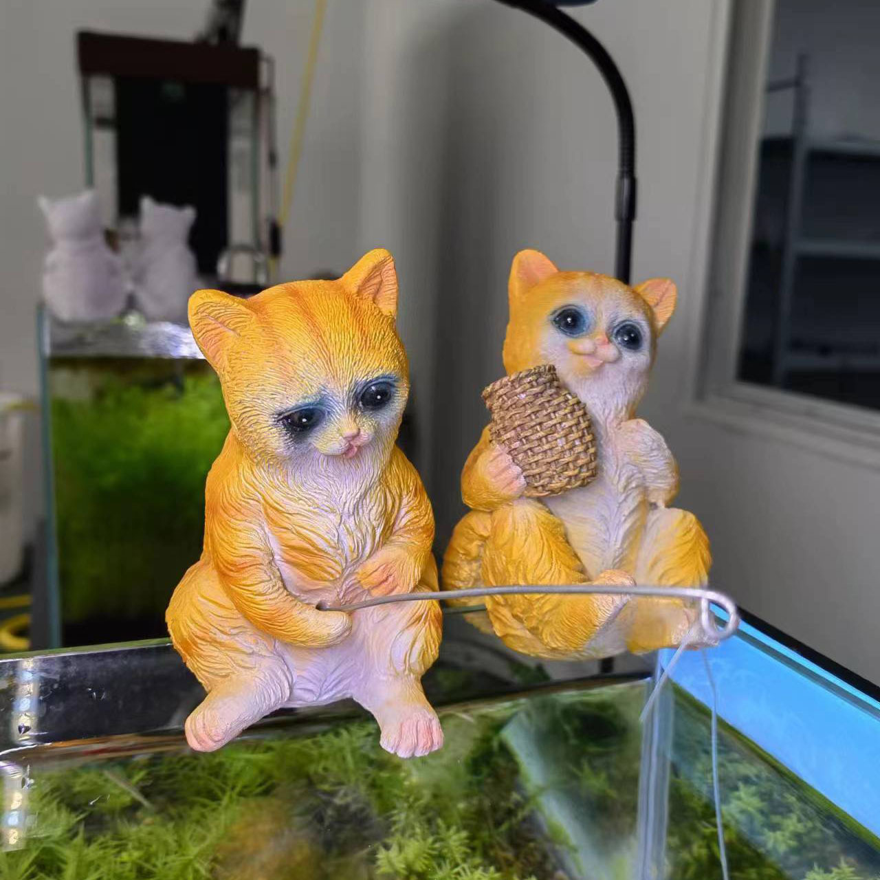 Decoración de pecera de resina, gato de pesca, canasta de bambú, gato AB, artesanía, gatito, colgante de acuario, estilo explosivo