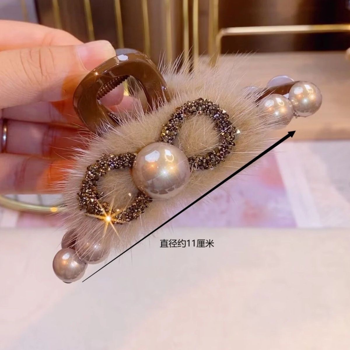 氣質高級感毛毛絨水鑽字母抓夾女後腦勺鯊魚夾子發卡秋冬髮夾頭飾