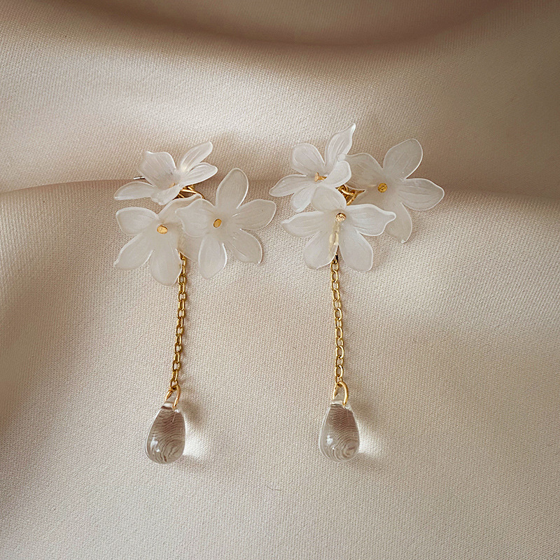 Pendientes de perlas, pendientes de estilo caliente, lujo ligero, pendientes simples de celebridades de Internet, accesorios de Yiwu, venta al por mayor