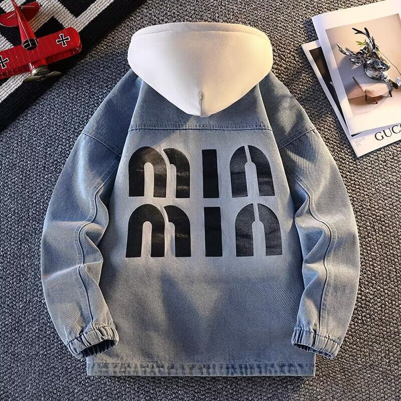 Nueva capa de mezclilla los hombres primavera y otoño suelta más tamaño casual Denim ropa moda bordado camuflaje Workwear chaqueta
