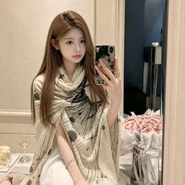 高级感水墨星芒披肩女2026夏季新款小香风防晒丝巾头巾薄款大围巾