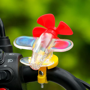 発光飛行機デザイン 車載雰囲気ランプ 自転車 LED ライト 貼り付けカチオン式 