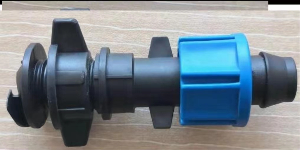 Conector de Tres Vías con Bloqueo para Cinta de Goteo image 13