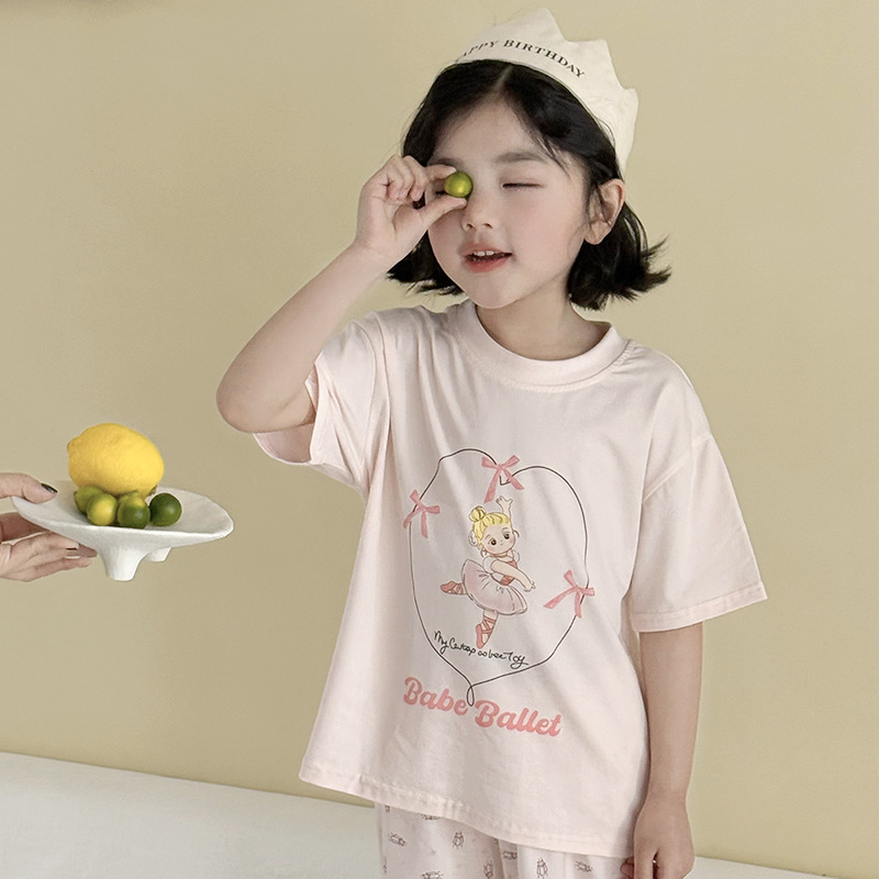 子供の夏の部屋の服のセットの男女の子供の漫画のレースの薄いタイプの半袖のパジャマのエアコンの服の親子のセット|undefined