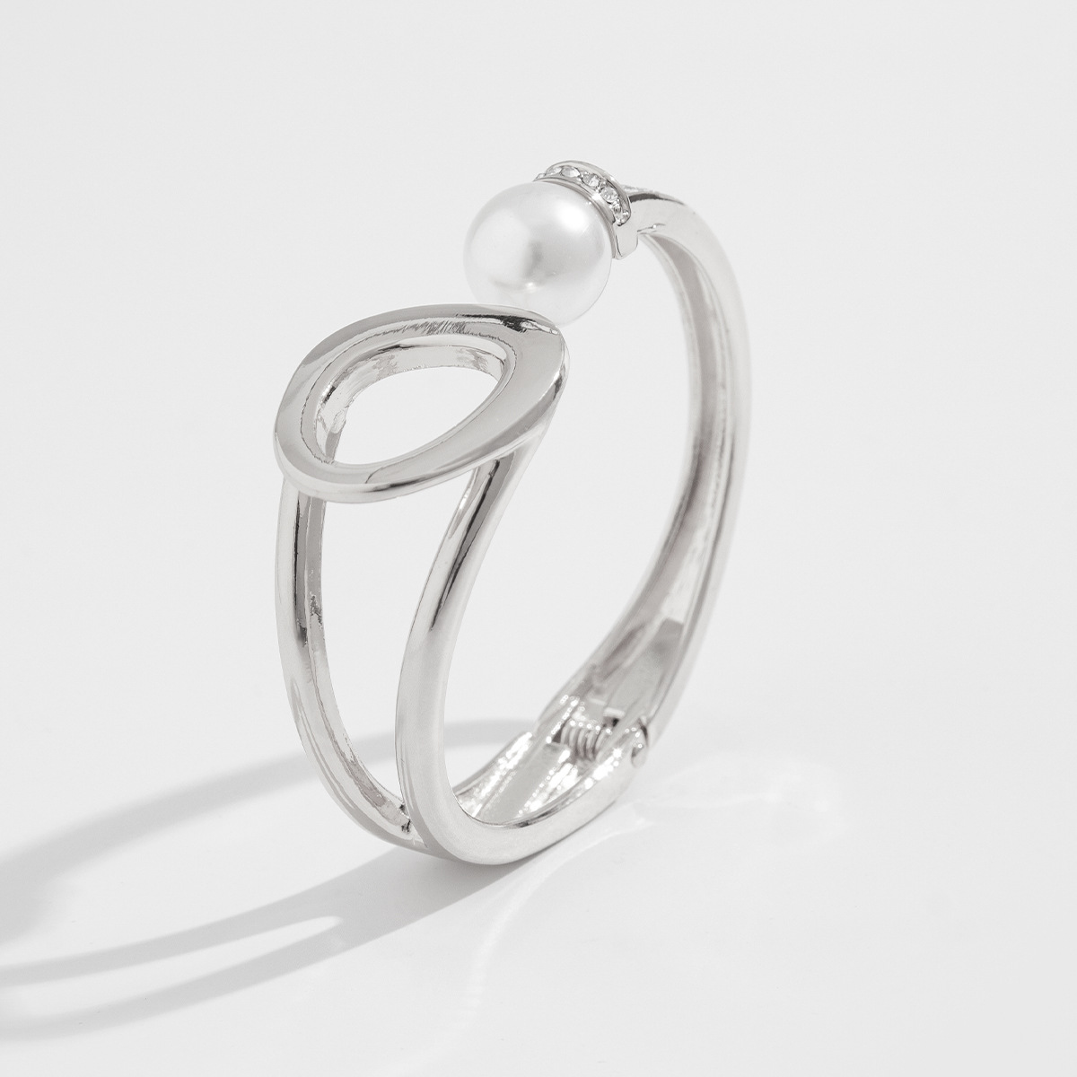 12g Weight Imitation Pearl Inlay Material Rings, Bracelets Classification 1 Piece Quantity Casual, Party, Street Occasion Alloy Material Solid Color Pattern All Seasons Season Women's Gender Inlay Design Cool Style, IG Style Style Gold, Silver Color Cool Style IG Style Solid Color Alloy Inlay Imitation Pearl Women's Rings Bracelets 4