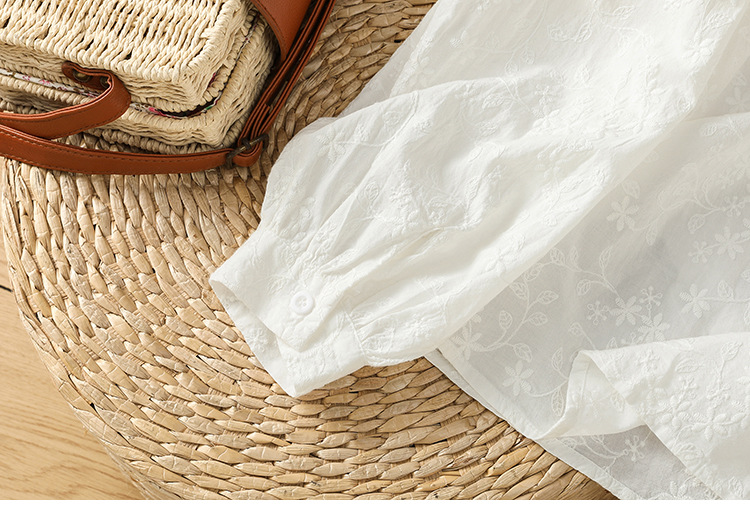 Camicia donna a maniche lunghe in cotone con pizzo e ricami_voghion.com
