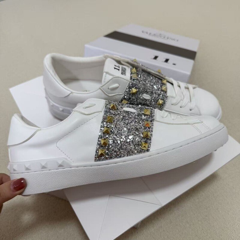 Directly supplied by VT for cross-border foreign trade: genuine leather studded shoes, all-season casual versatile white shoes, height-increasing shoes for couples