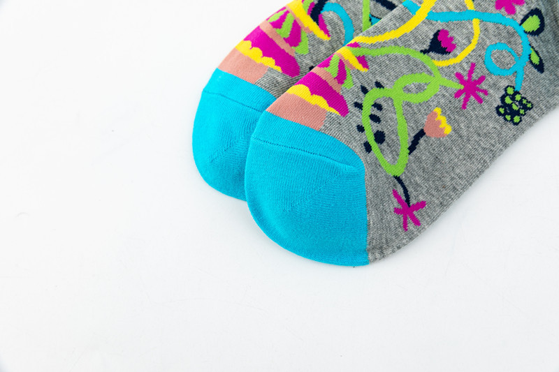 Calcetines de mujer Invierno nuevos calcetines felices de tubo largo hombres y mujeres amantes letras flores_voghion.com