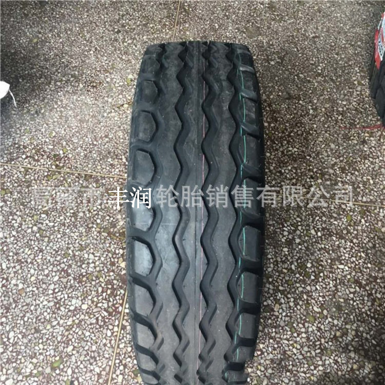 供应风神牌曲顺花纹卡车轮胎20-20沙漠轮胎18-20