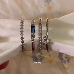 追光者の4種類の指輪、insの個性的な大衆は青いジルコンの愛を飾って指輪の尾戒をつけます。