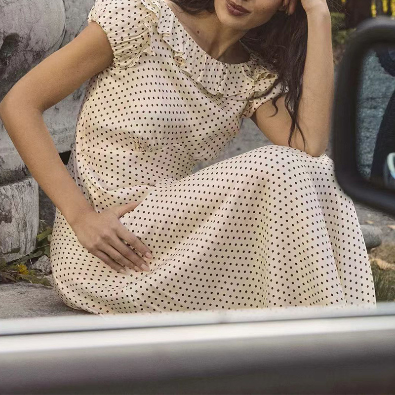 Mimi French-Style Silk Blend Polka Dot Bias-Cut Boat Neck Dress French-Style Polka Dot Dress with a Cinched Waist for a Slimming and Elegant Look Mimi French-Style Silk Blend Polka Dot Bias-Cut Boat Neck Dress French-Style Polka Dot Dress with a Cinched Waist for a Slimming and Elegant Look