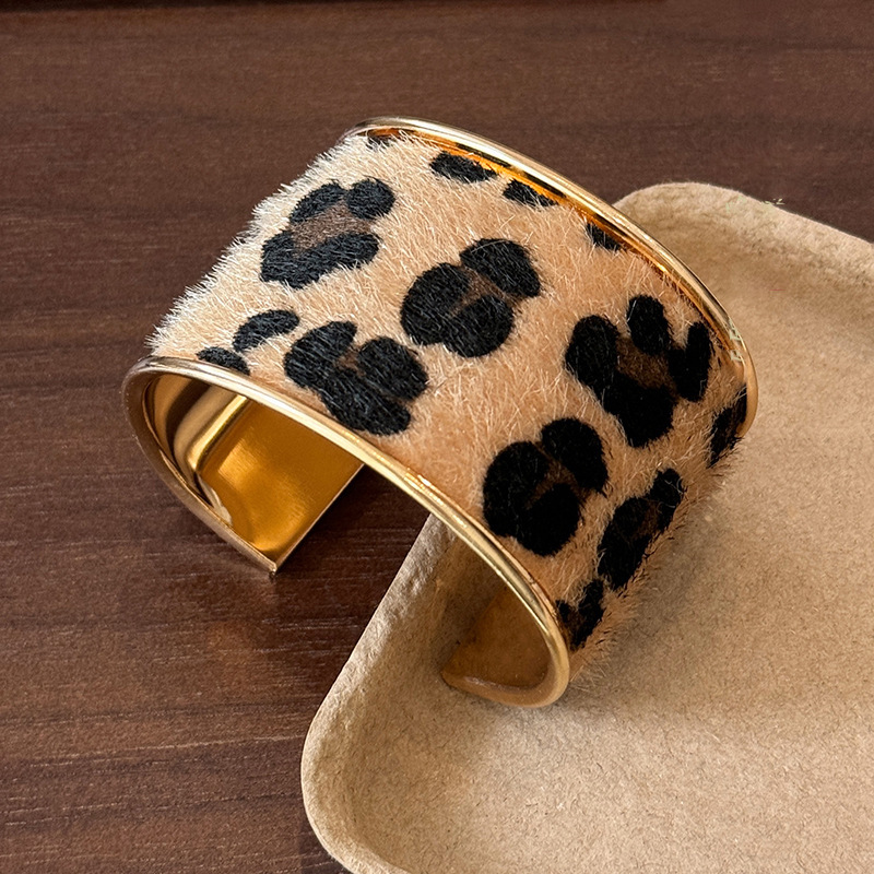 2 # Bracelet-gold-light coffee