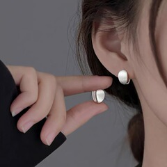 925 スターリングシルバー針ブラッシュイヤリングニッチ 2025 新しいホットスタイルイヤリング多用途ハイエンド女性のイヤリング