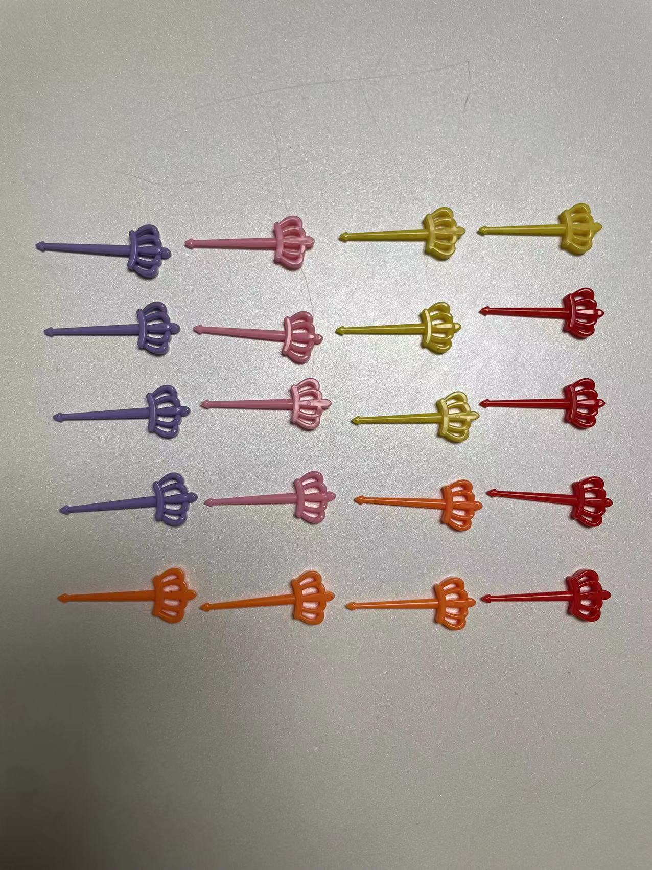 Cute Solid Color Plastic Fruit Fork display picture 2