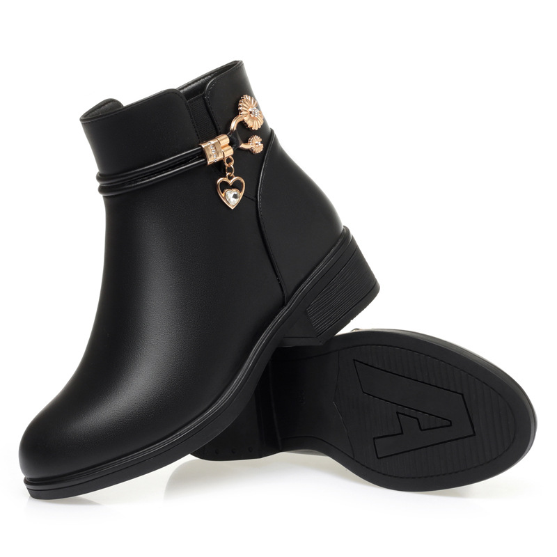 Zapatos de madre zapatos de tacón algodón grueso zapatos de cuero de algodón de Mujer Fondo suave plano botas de tobillo de tacón medio antideslizantes zapatos de mujer de mediana edad y edad avanzada botas de algodón