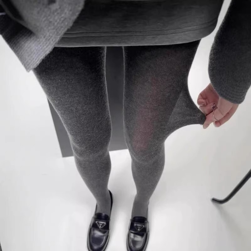 Autumn and winter bottoming jacquard pantyhose knitted warm super high transparent miu pantyhose sexy socks women's socks slim high-end