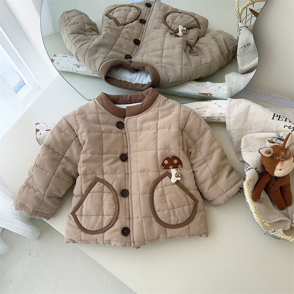 Ropa para niños coreanos, ropa de invierno para bebés y niños pequeños, chaqueta abrigada acolchada de algodón a cuadros cuadrados, ropa exterior, abanico de moda, bebés y niños al por mayor