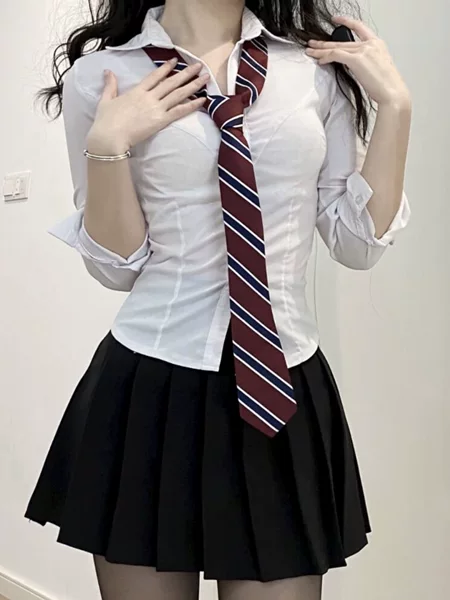 Pleated skirt