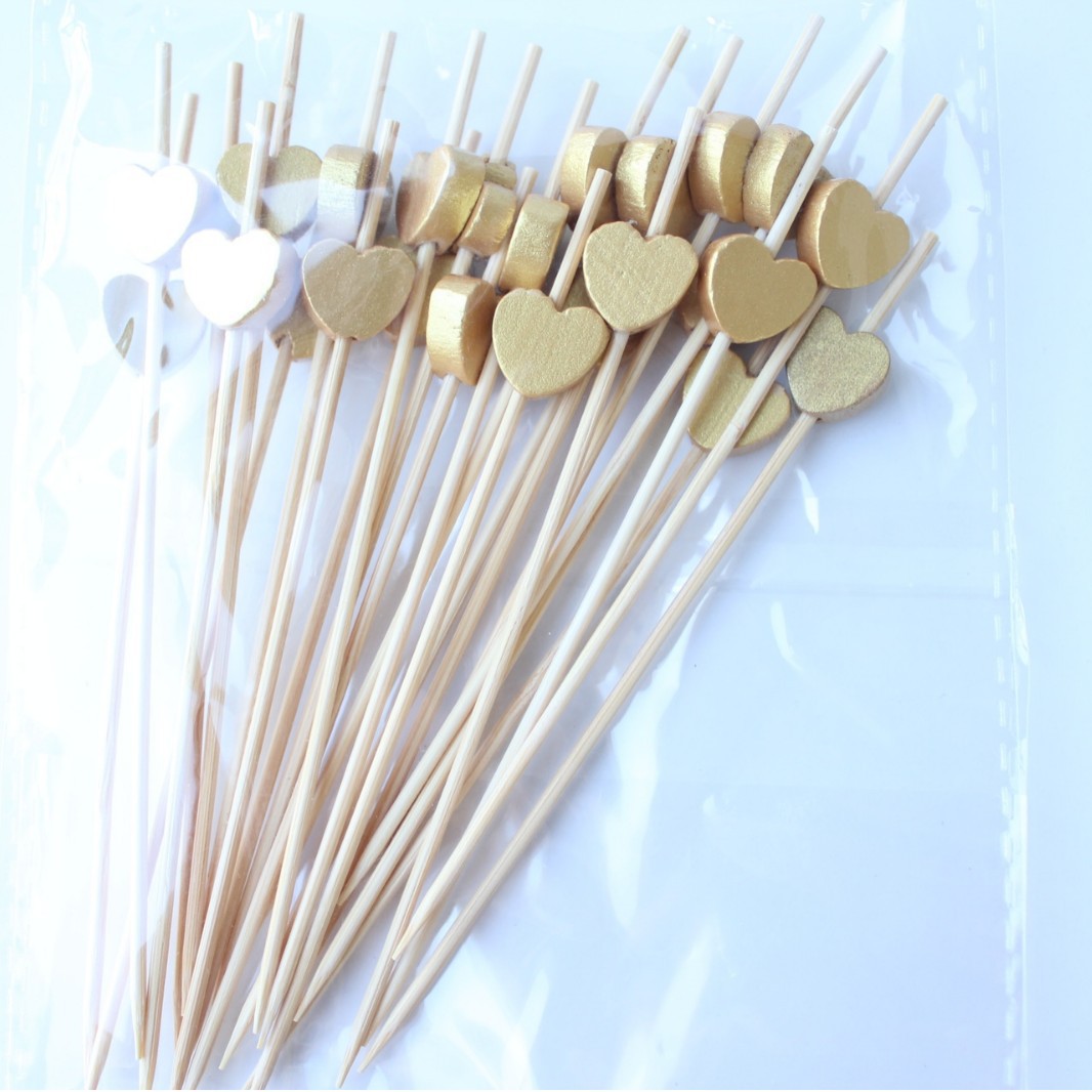 100 pcs/paquete de tenedores de frutas desechables al por mayor Golden Love Peach Heart Fruit Signo de frutas Decoración de platos Arte Bambú