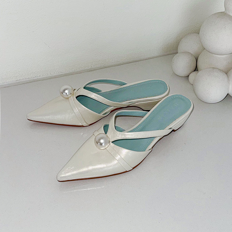French-style elegant pearl pointed-toe open-back mules, 2026 summer new model, stylish and suitable for commuting, women's slippers