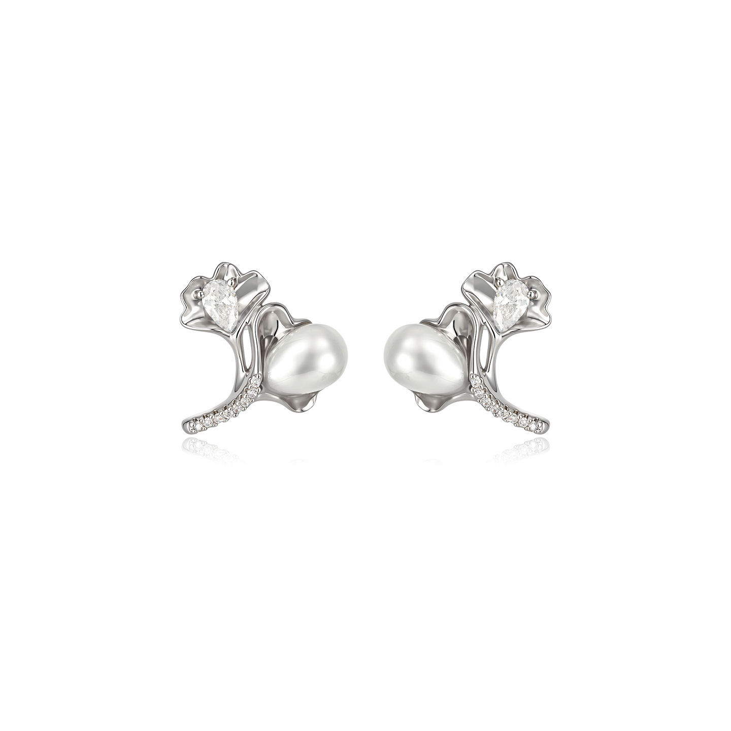 Xuping imitación de flores de perlas pendientes de aleación de cobre chapado en blanco Ginkgo biloba orejas ligero lujoso temperamento suave pendientes de viento para mujeres