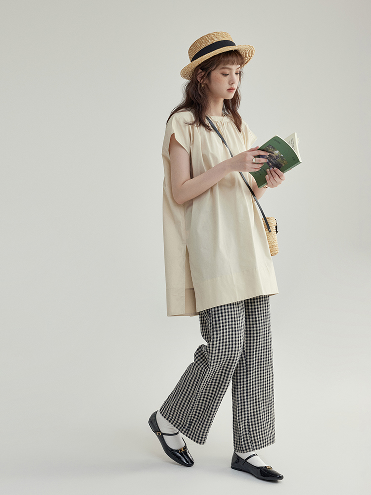 Cute long shirt with a round collar for leisure