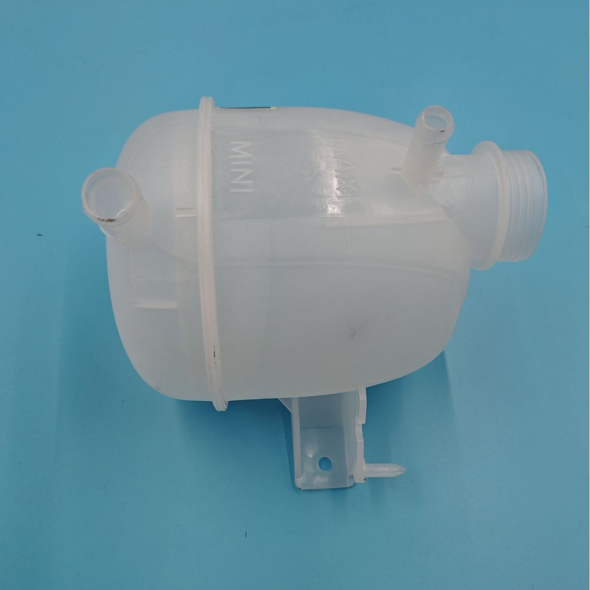 7701466975 Is Suitable for Ray. No. Coolant Tank Expansion Water Kettle Auxiliary Water Tank 7701470460