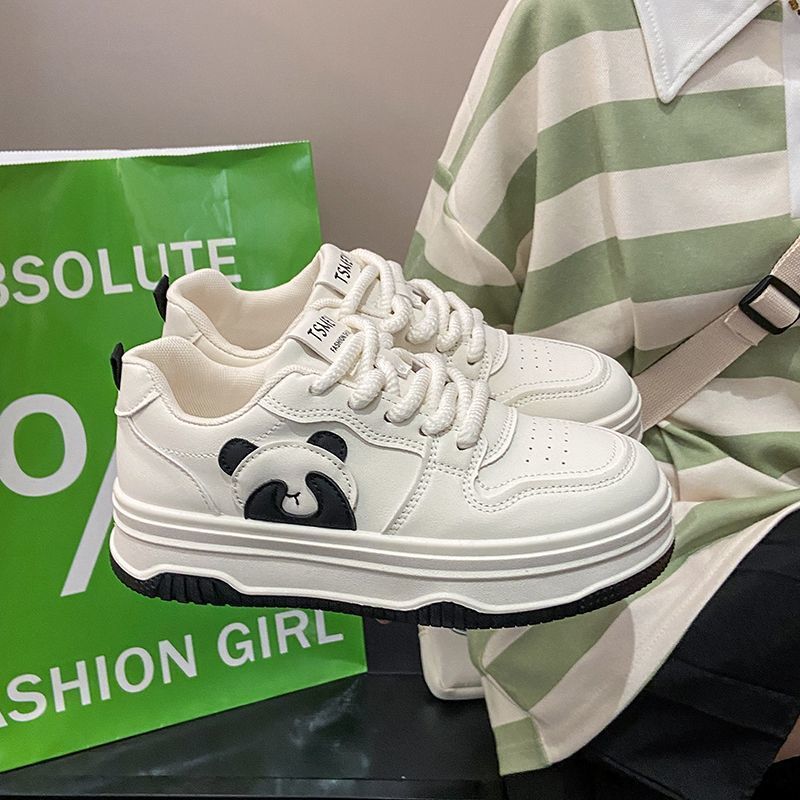 Zapatos blancos de suela gruesa para mujeres 2024 negro y blanco nuevos pandas de color combinado deportivo de altura de skate casuales