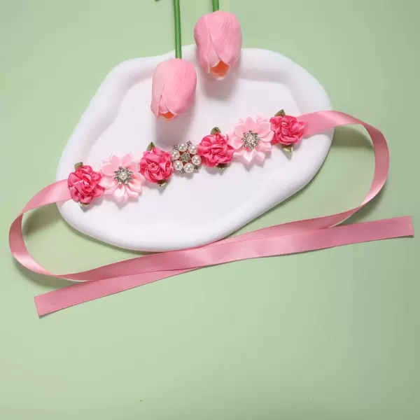 Six pearls with pink color