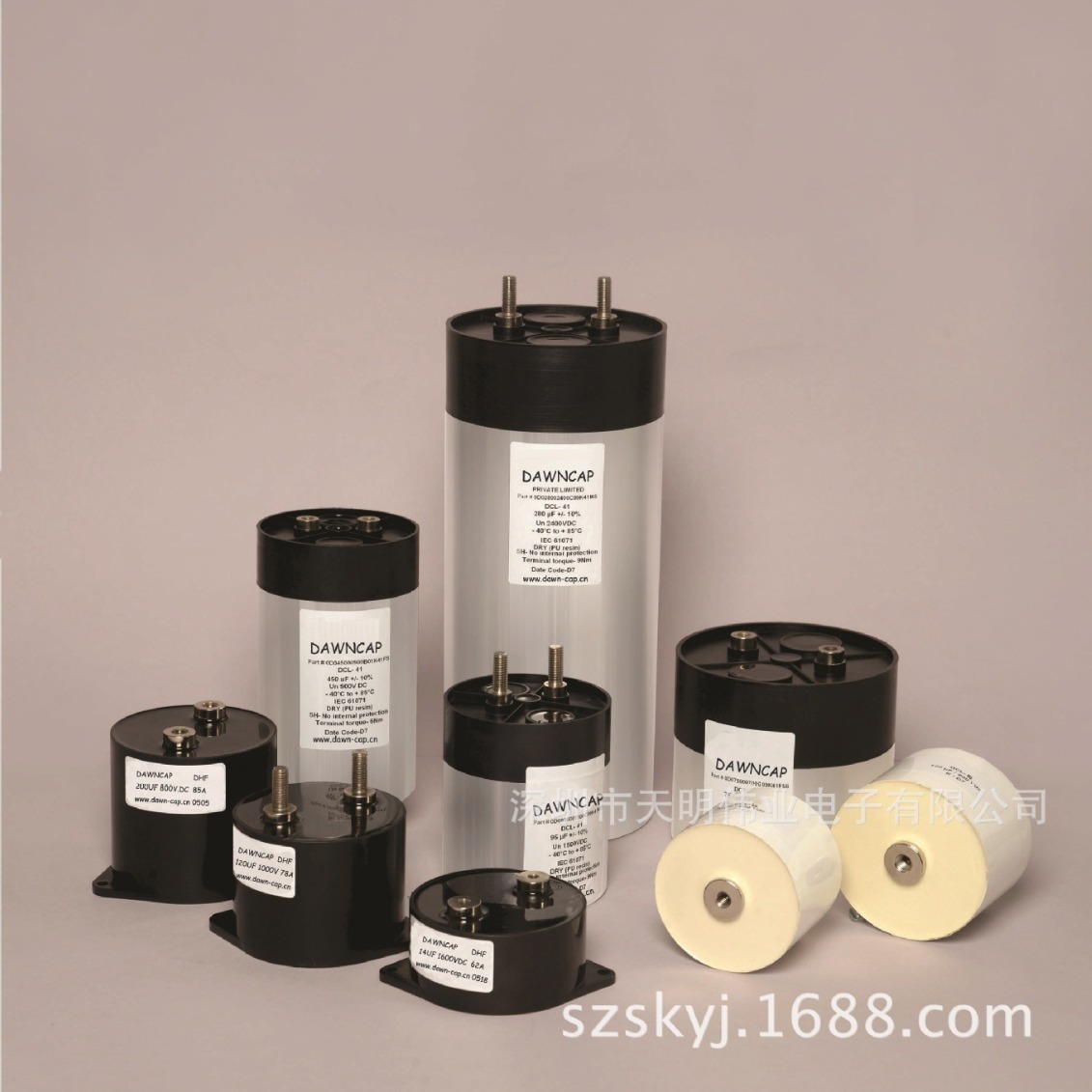 DHE 800VDC 550UF   大电流100A 支撑 116*150MM 电容器