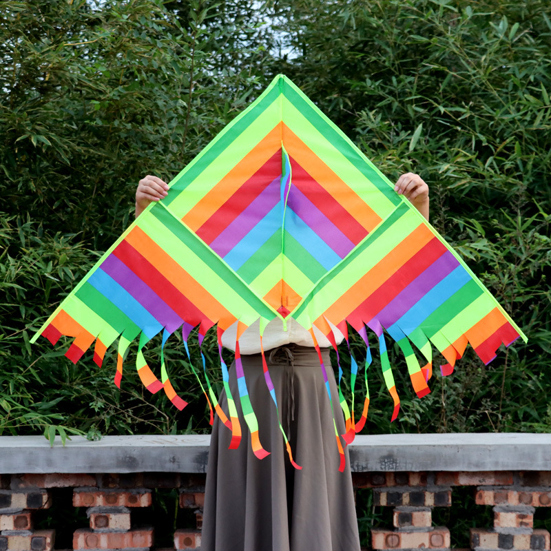 Weifang Rainbow Kite Wholesale: Striped Long-Tail Kites for Kids – Flying Rainbow Kites with Multiple Tails, Perfect for Street Vendor Distribution