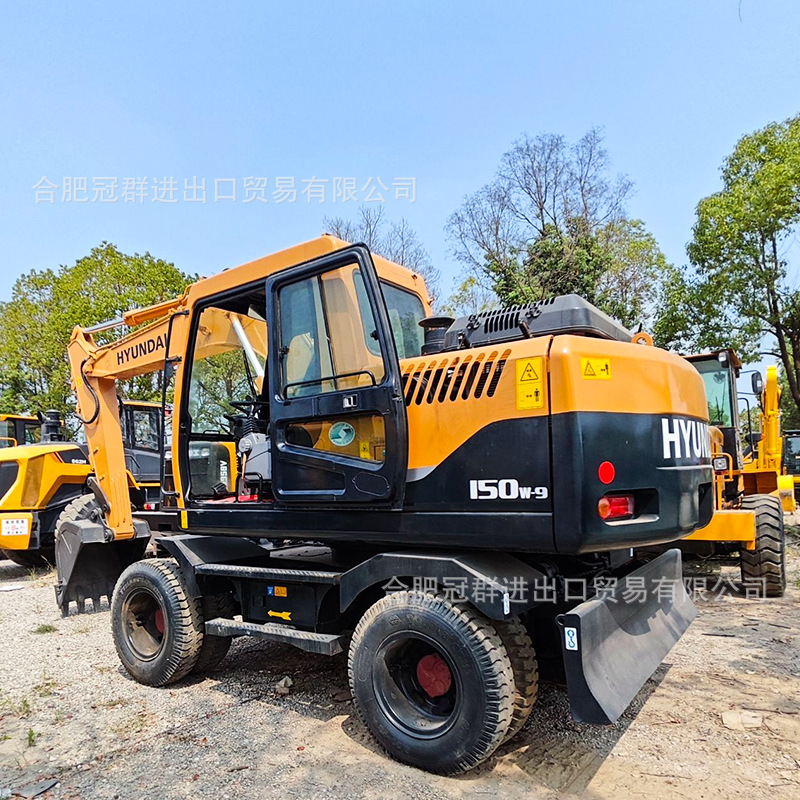 Excavadora HYUNDA moderna de segunda mano 150W - 9 ruedas para ingeniería de ecologización del paisaje municipal en buenas condiciones