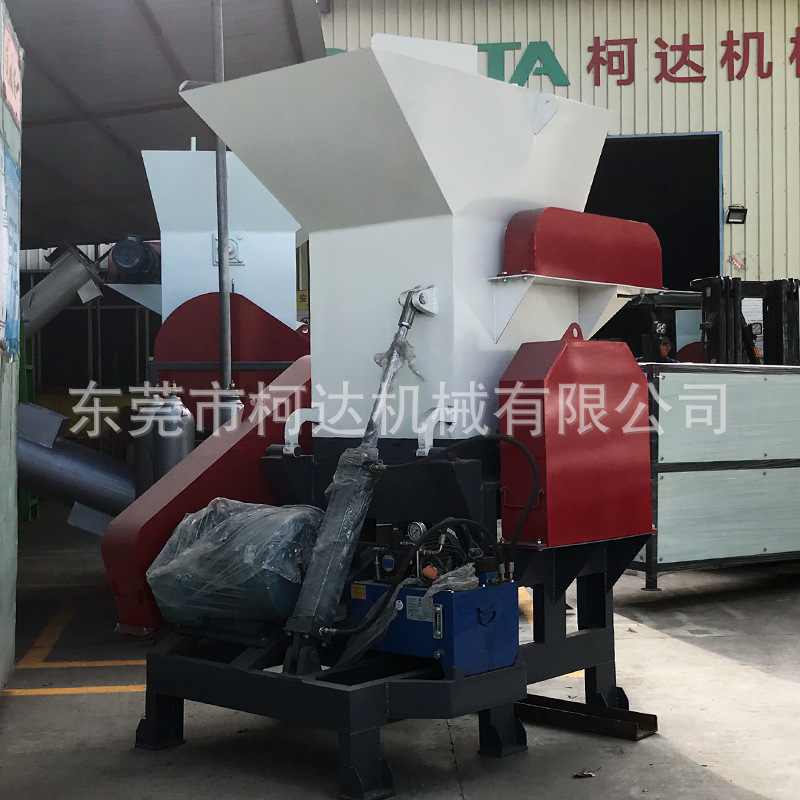 PET矿泉水瓶、可乐瓶破碎回收清洗线；菲林片破碎清洗分离设备