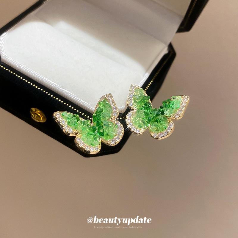 Pendientes de mariposa de cristal de aguja de plata galvanoplastia de oro real de 18k Pendientes frescos pequeños Pendientes exquisitos personalizados Sensación avanzada de nicho
