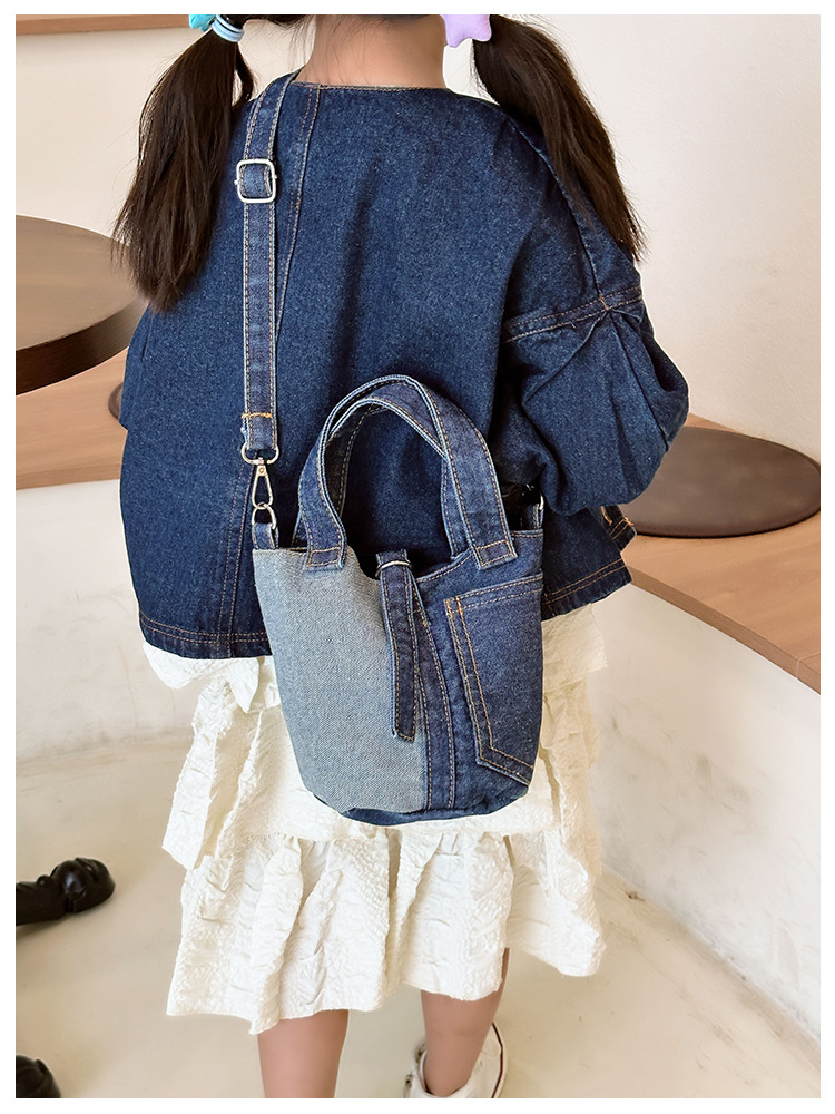 Unisex Medium Denim Solid Color Vintage Style Streetwear Bucket Lock Clasp Crossbody Bag display picture 10