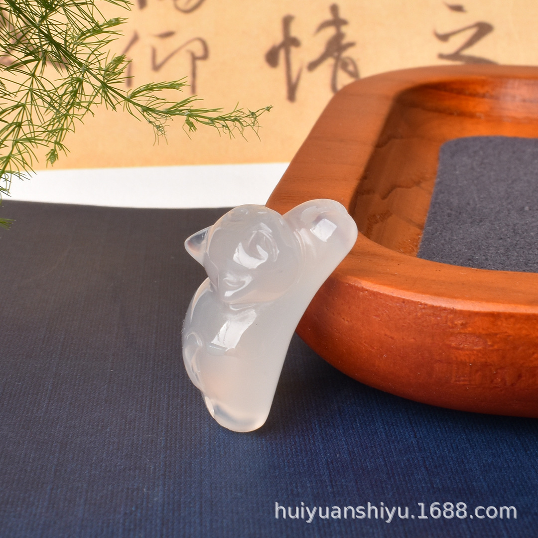 누워있는 고양이