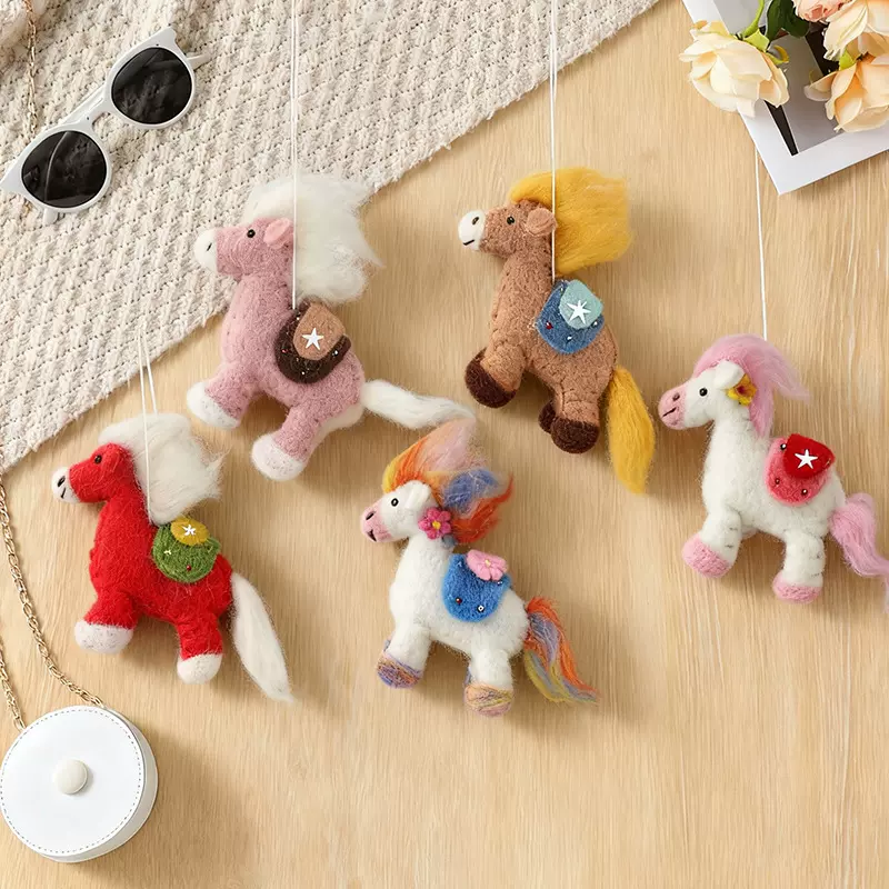 羊毛毡小马驹公仔生肖飞马布偶娃娃一马当先卡通玩具摆件外贸跨境