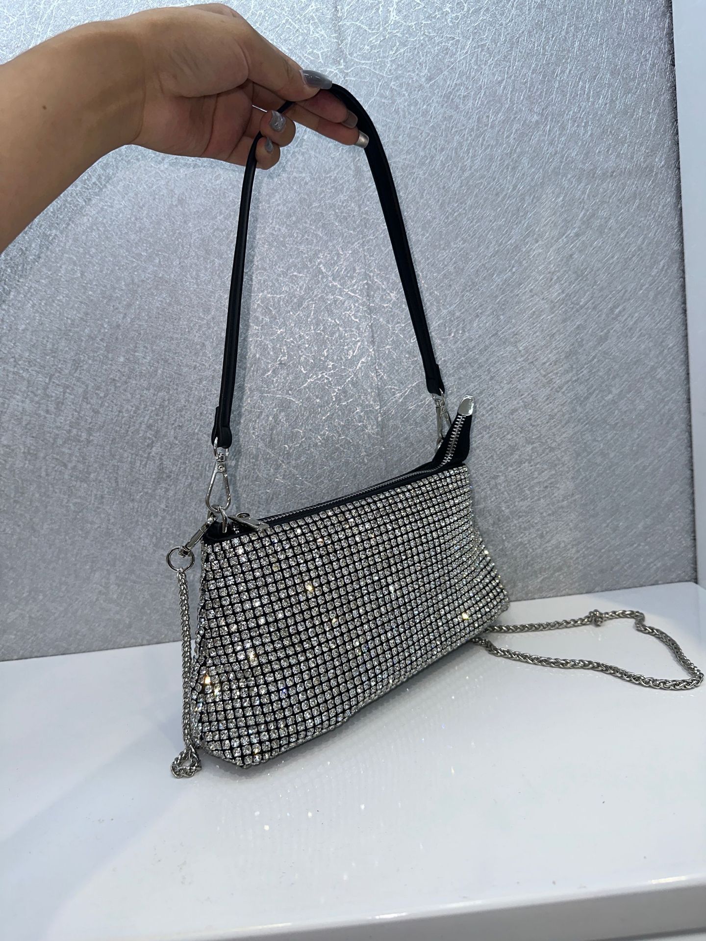 大王水ドリルのカバンの女性2024の新型の晩餐のカバンのフルドリルの手はわきの下のカバンを持ってダイヤモンドの高級感を入れます。