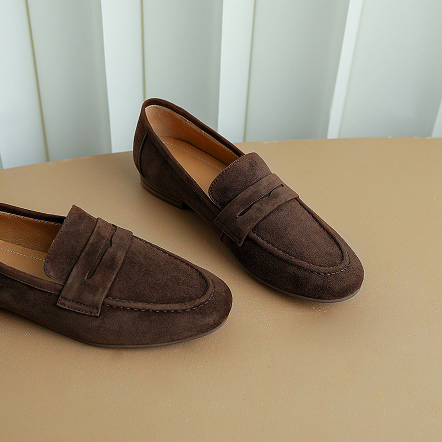 Giày Loafer Nữ Mũi Vuông Gót Bệt Phong Cách Anh Quốc — nâu