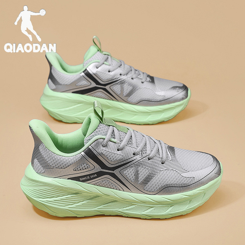 Lightweight shock-absorbing breathable running sneakers for men and…