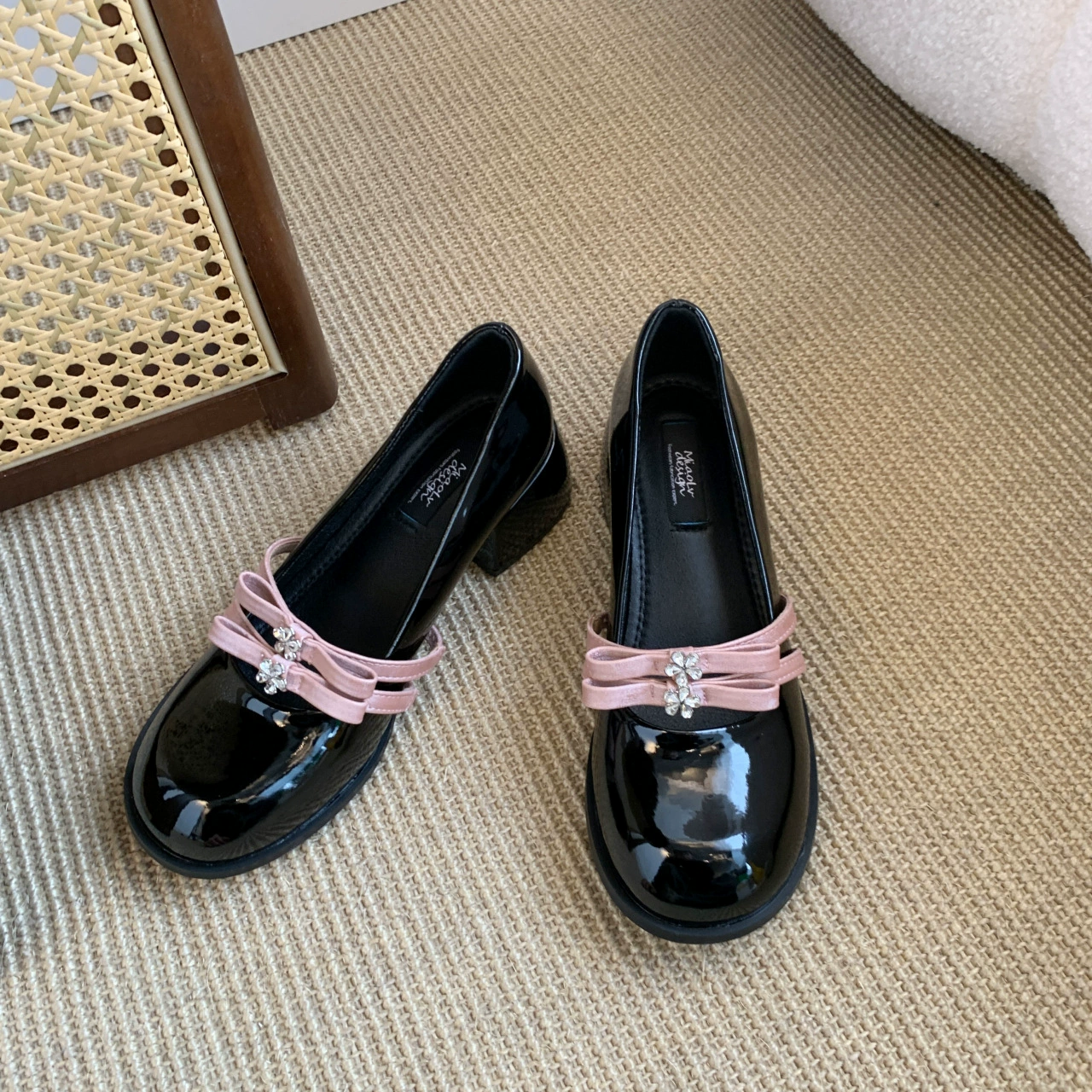 Французские ретро-туфли на высоком каблуке с круглой головкой толстые туфли на каблуке 2025 новый темперамент толстые каблуки вечерний ветер Мэри Джейн женские туфли