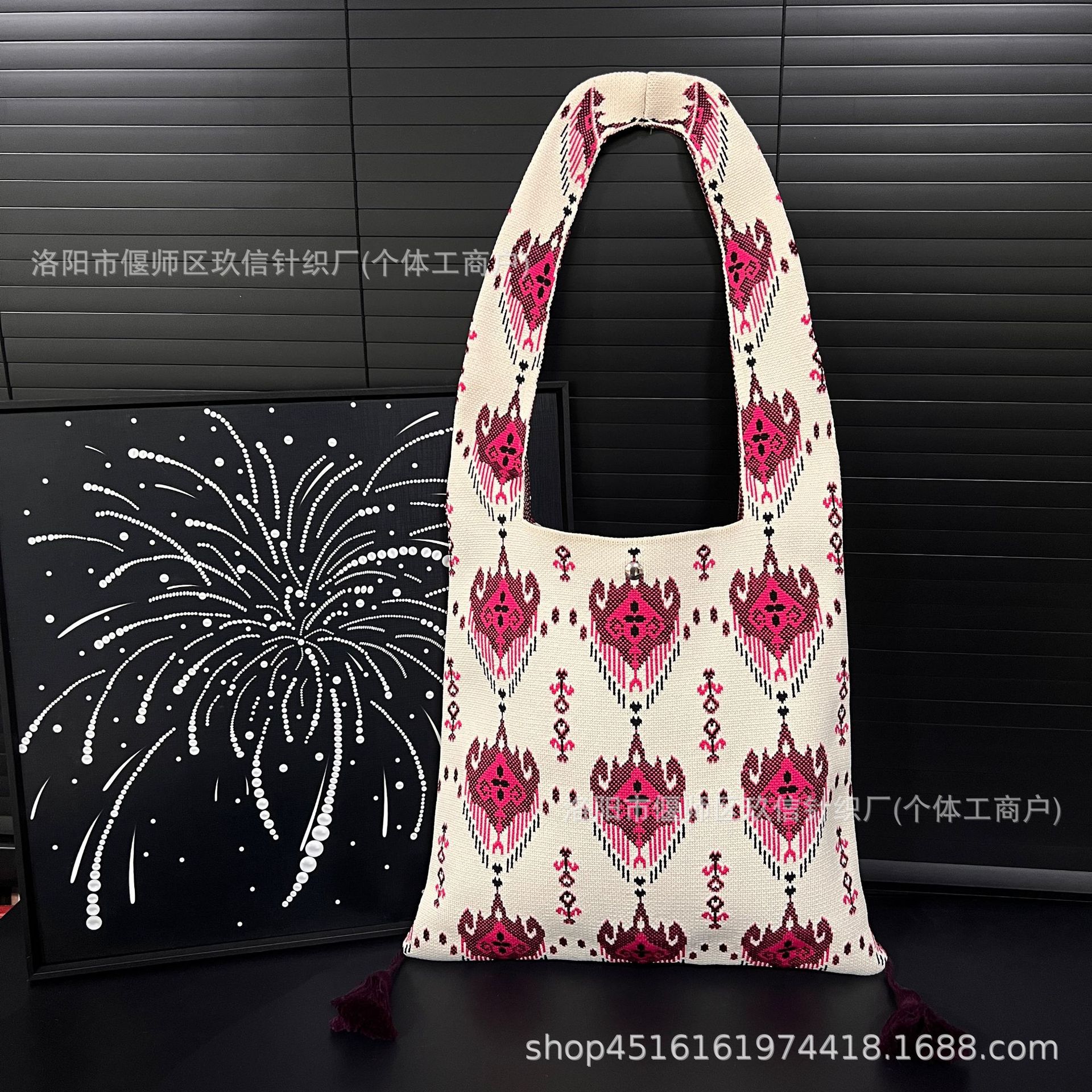 Adelaide T bag No. 14 (including tassels)