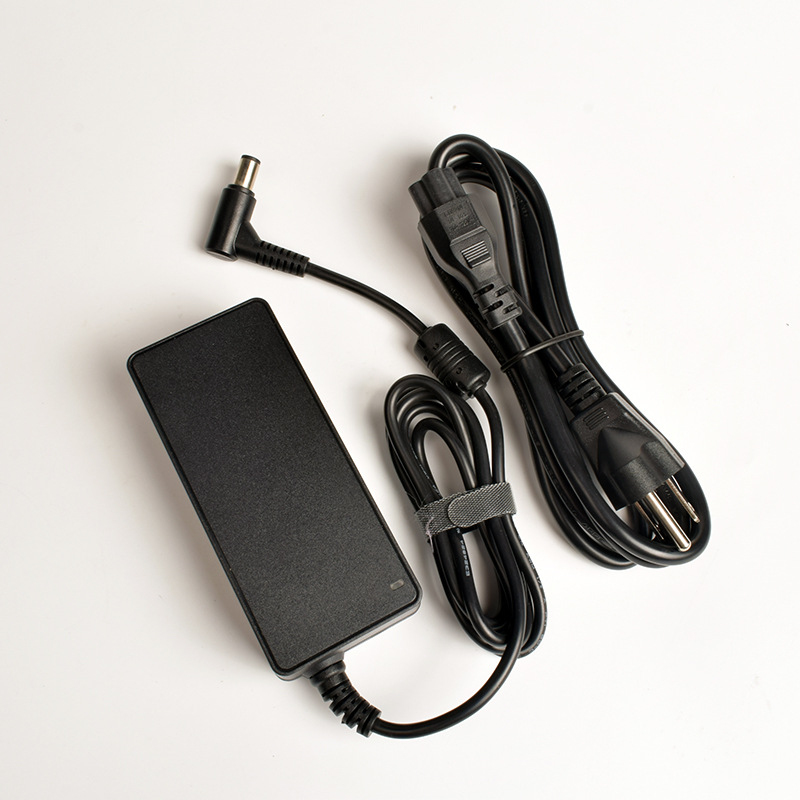 厂家现货笔记本电源适配器65W 19V3.42A 桌面式搭配AC线电源