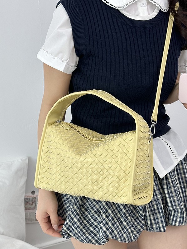 Bolsa de almohada de mano popular trenzada en línea para mujeres 2026 ventas en caliente nueva bolsa de hombro ligera de lujo casual