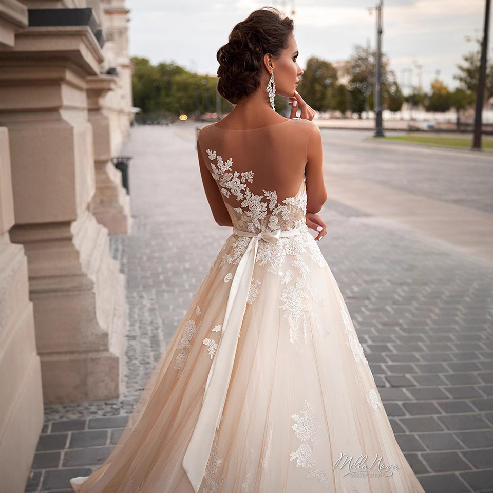 Purchased Export Wedding Dress 2025 New Bridal Bag Shoulder Waist Slimming Look Lace Tail Large Size Wedding Dress