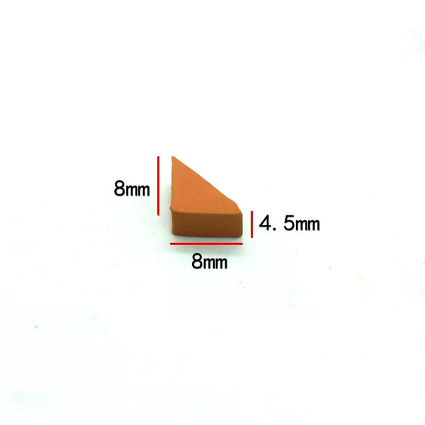 1:16 Red Triangle Brick (1 cap)