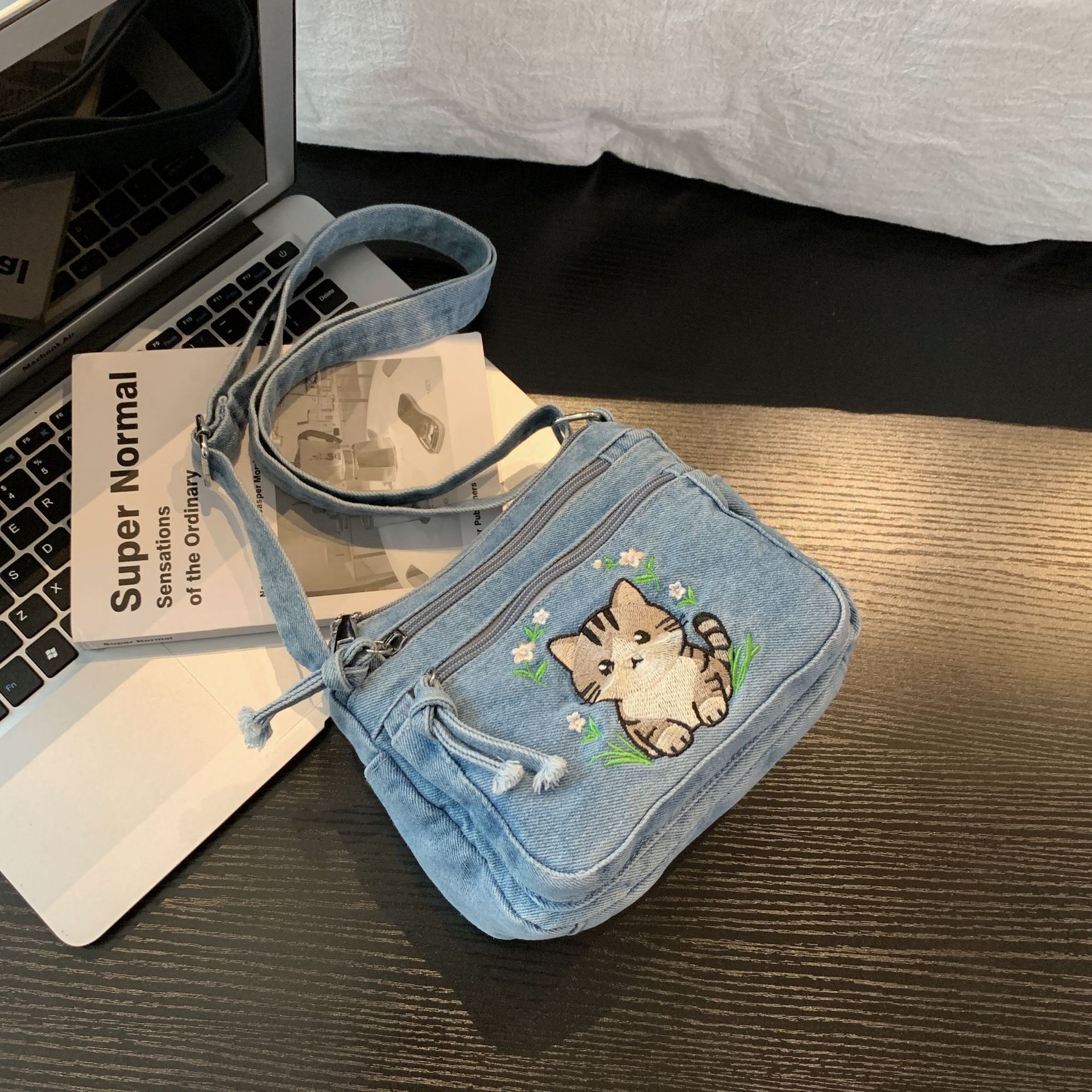 2026 New Denim Cat Crossbody Bag, Cute Girls' Shoulder Bag, Versatile Student Daily Commuting Small Bag