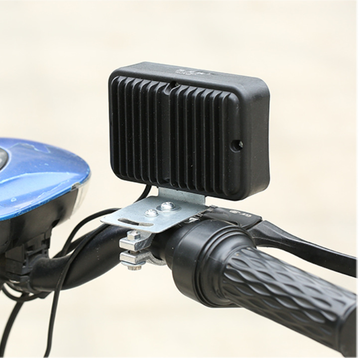 On behalf of the electric car super bright led headlight battery car external spotlight scooter takeaway 12V-80V universal