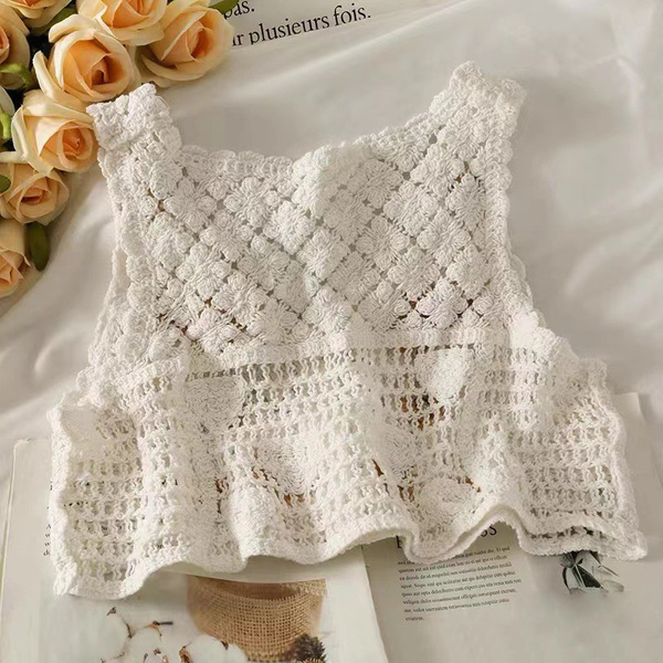 Retro knitted design vest