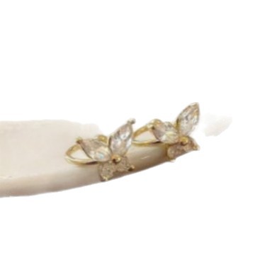 Butterfly Ear Cuff With Diamond Studs Non-piercing Clip Earrings_voghion.com